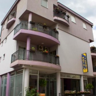 Фотография гостиницы Hotel & Rooms Lombrelle