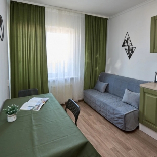 Фотография квартиры Квартира с диваном на кухне и балконом на Байбакова 2