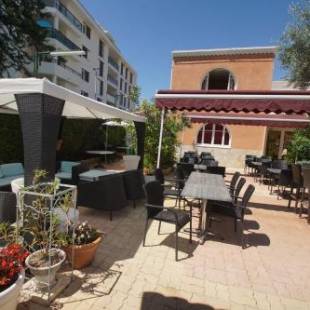 Фотографии гостиницы
Hôtel Le Derby