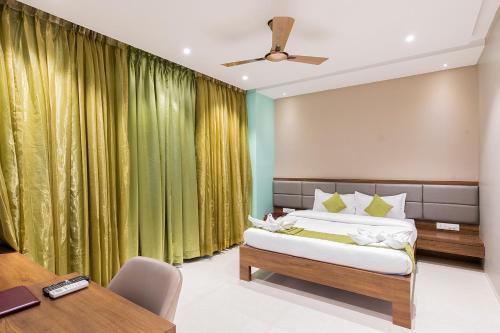 Фотография гостиницы Hotel Seven Oaks