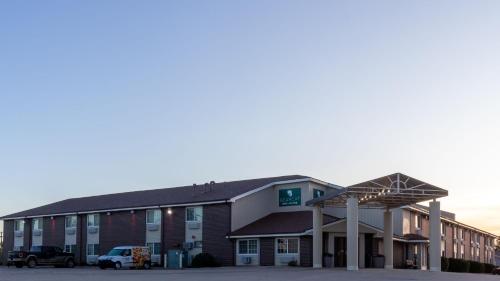 Фотография гостиницы Bearcat Inn and Suites