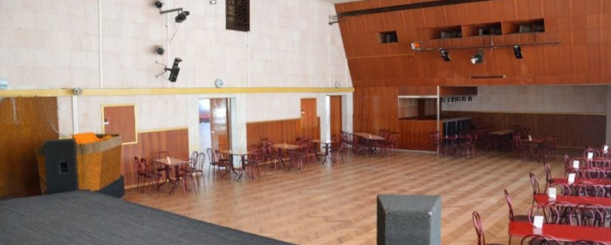 Фотографии концертного зала Малый зал ДК Корабел