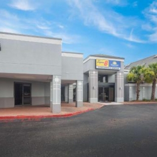 Фотография гостиницы Super 8 by Wyndham Mobile I-65