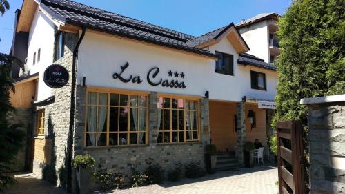 Фотография гостевого дома Pensiune Restaurant La Cassa