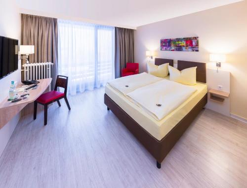 Фотография гостиницы Montana Landhotel Gummersbach-Nord