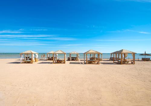 Фотография гостиницы Amwaj Oyoun Resort & Casino