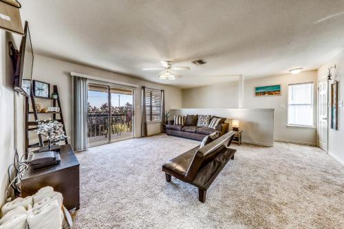 Фотография гостевого дома Lakeshore Villas