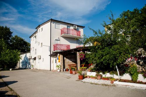 Фотография гостевого дома Family guesthouse in forest Ana & Stjepan Nikolić