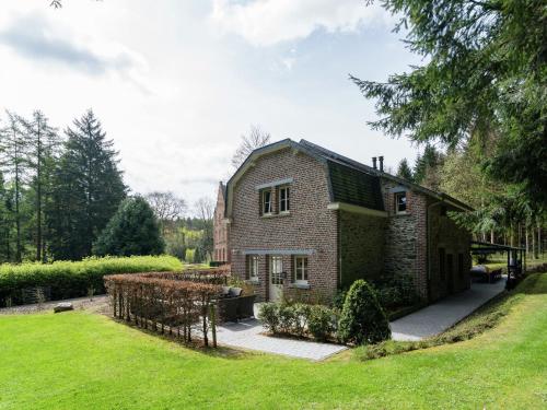 Фотография гостевого дома Luxurious Holiday Home in Gedinne with Sauna