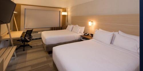 Фотография гостиницы Holiday Inn Express & Suites - Portage, an IHG Hotel