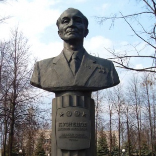 Фотография памятника Памятник Кузнецову Василию Васильевичу