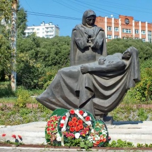 Фотография памятника Памятник Скорбящая Мать