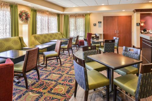 Фотография гостиницы Hampton Inn Waynesboro/Stuarts Draft