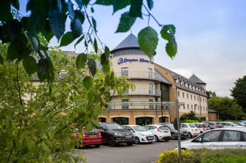 Фотография гостиницы Drayton Manor Hotel