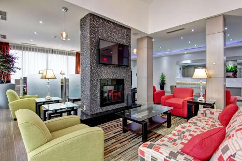 Фотография гостиницы Best Western Plus Toronto North York Hotel & Suites