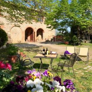 Фотографии базы отдыха
Agriturismo La Roverella