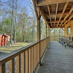 Фотография гостевого дома Rustic Benton Home on 50 Acres with Deck and Views!