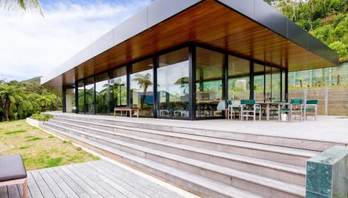 Фотография гостевого дома Waterfall Bay Luxury Escape