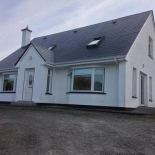 Фотографии гостевого дома 
            Beach View Heights Dugort Achill Eircode F28E8D9