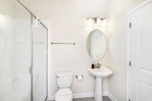 Фотография гостевого дома NEW BETHEL Orlando Villa With Pvt Pool Jacuzzi, Game Room and close to Disney