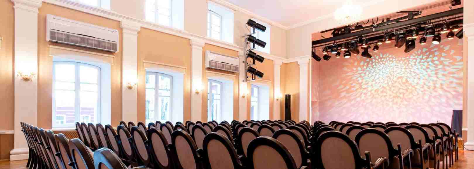 Фотография концертного зала Малая сцена Концертного зала Свиридовский