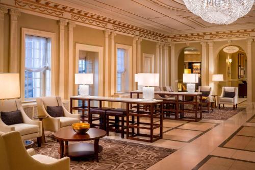 Фотографии гостиницы
Sheraton Commander Hotel