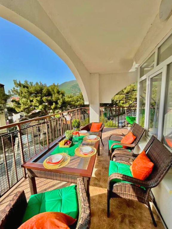 Фотография квартиры Улучшенные трехкомнатные апартаменты с террасой