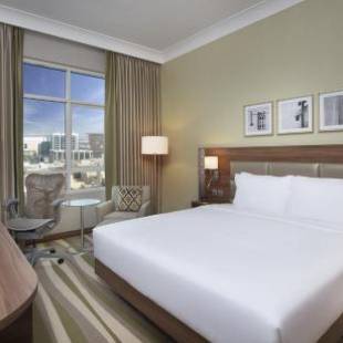 Фотографии гостиницы
Hilton Garden Inn Dubai Al Muraqabat - Deira
