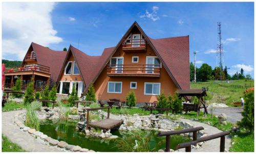 Фотографии гостевого дома
Pensiunea LIN COTA 1000