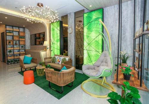 Фотография гостиницы Champion Hotel City (SG Clean, Staycation Approved)