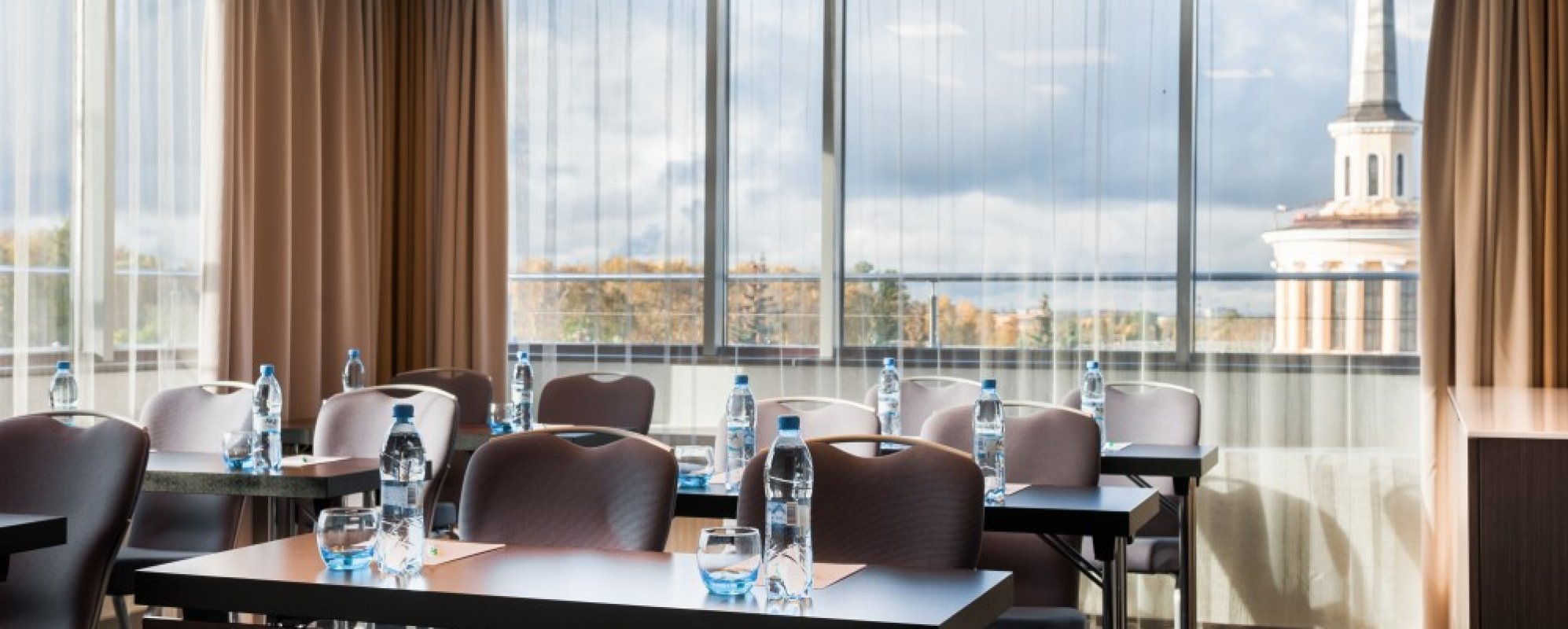 Фотографии конференц-зала Рускеала