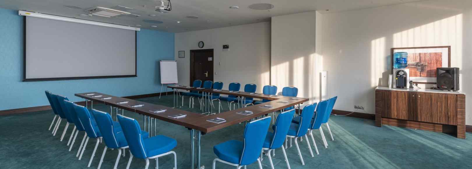 Фотография конференц-зала Зал Волков