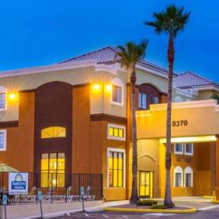Фотографии гостиницы 
            Days Inn & Suites by Wyndham Tucson/Marana