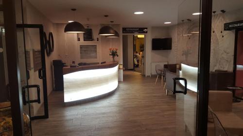 Фотография гостиницы Logis Hotel des Bourbons