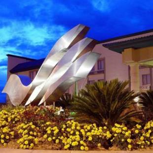 Фотографии гостиницы 
            Hotel Victoria Express