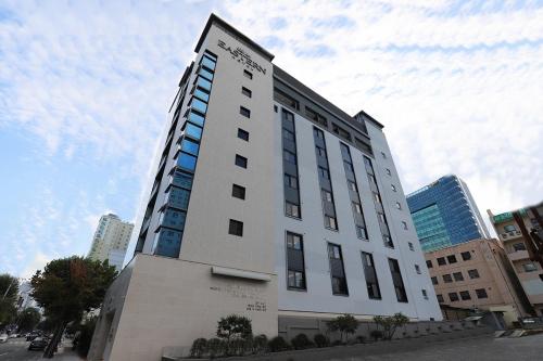 Фотография гостиницы Dongdaegu Station Eastern Hotel