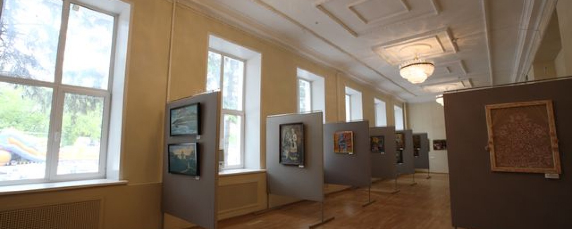 Фотографии выставочного зала Большой выставочный зал ДК Чайка