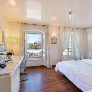 Фотографии гостиницы 
            L'Hôtel by Hostellerie du Château