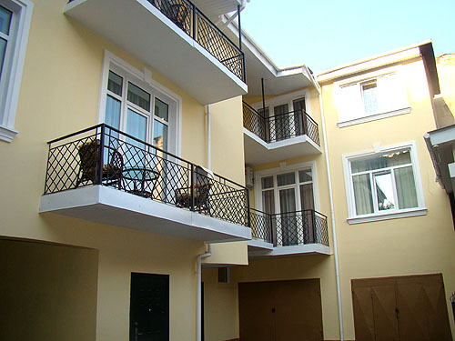 Фотографии апарт отеля
Клумба