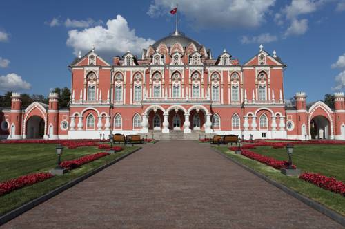 Фотографии гостиницы
Петровский Путевой Дворец