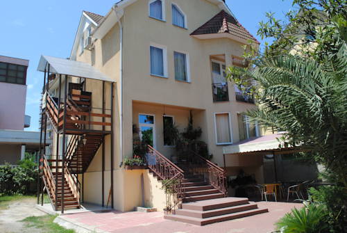 Фотографии гостевого дома
Валентина на 8 марта, 11а